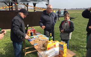 Le trésorier  au sommet de son art ...l'apéro au top merci pour la logistique